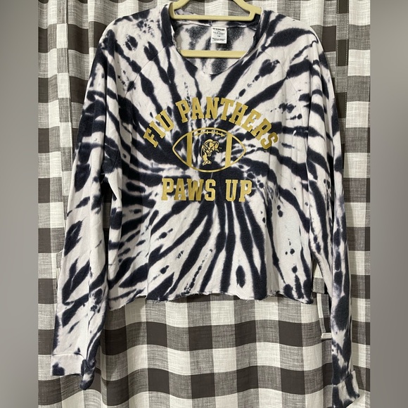 PINK Victoria's Secret Black and White Tie-Dye Long Sleeve Tee - Picture 1 of 5